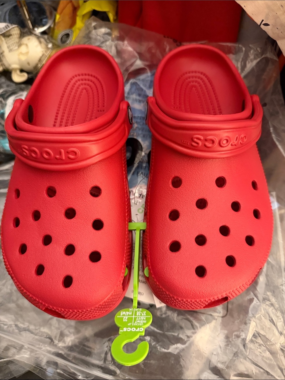 CROCS Classic Clog in Red